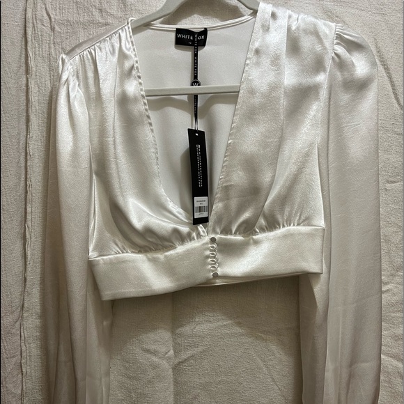 White Fox, cropped button up, puffy sleeve blouse, size S, NWT, satin - Picture 1 of 1